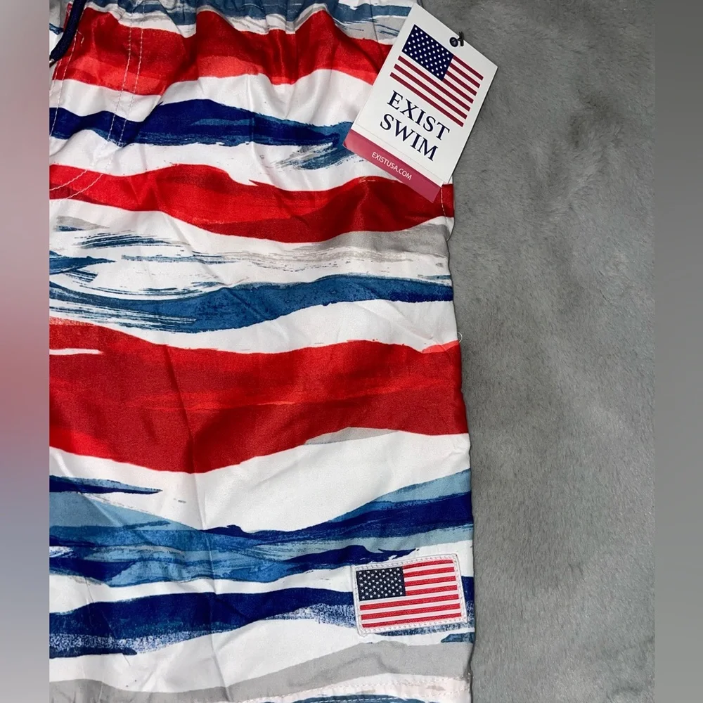 🇺🇸NWT Men's Red and Blue Swim Shorts